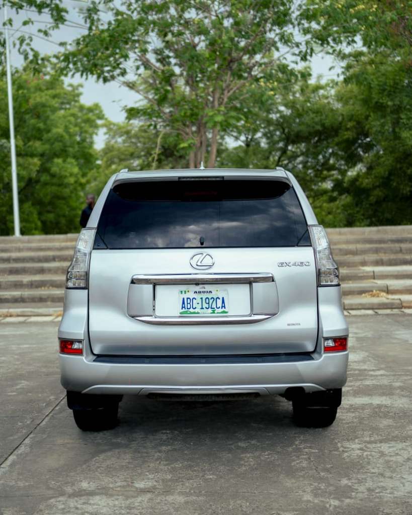 2022 Silver Lexus GX 460 – Luxury SUV